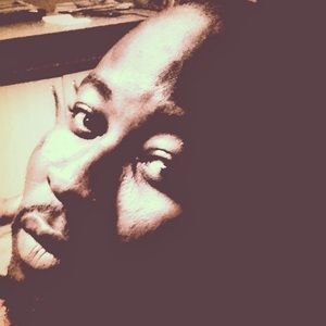 Meet your Posher, Gandhi stiverne